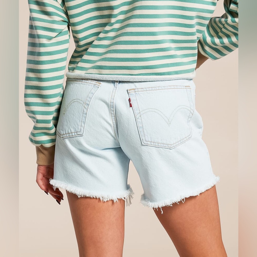 Levi's 501 Mid-Thigh Women's Sz 24 Blue Denim Shorts Light Wash